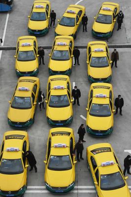 巫山出租車及部分客運車輛恢復(fù)營運 城市運轉(zhuǎn)提速但安全當守住底線